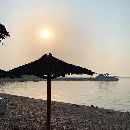 Apartment Mit Terrasse *