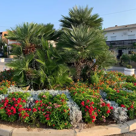 Mit Terrasse